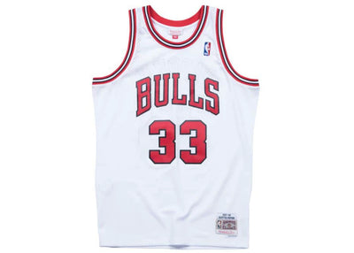 Mitchell & Ness Chicago Bulls Home 1997-98 Scottie Pippen Swingman Jersey White