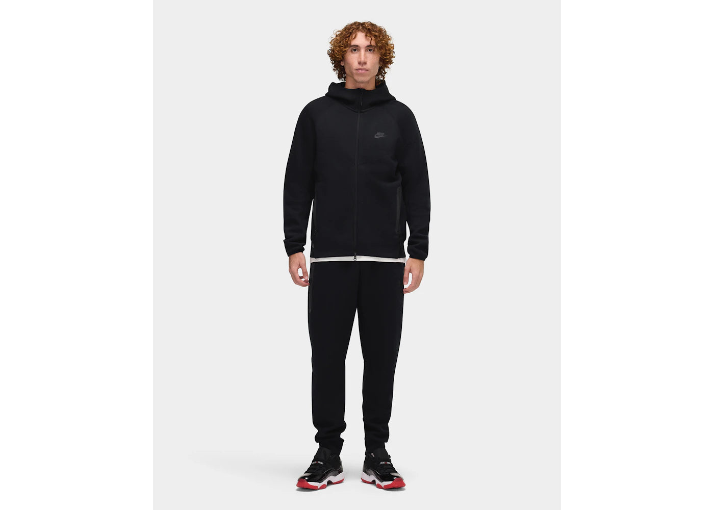 Nike Sportswear Tech Fleece Windrunner Kapuzenpullover mit durchgehendem Reißverschluss, Schwarz/Schwarz