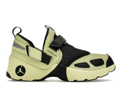 Jordan Trunner LX Luminous Green (Women's)