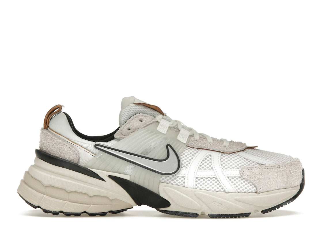 Nike V2K Run Summit White Light Orewood Brown (Damen)