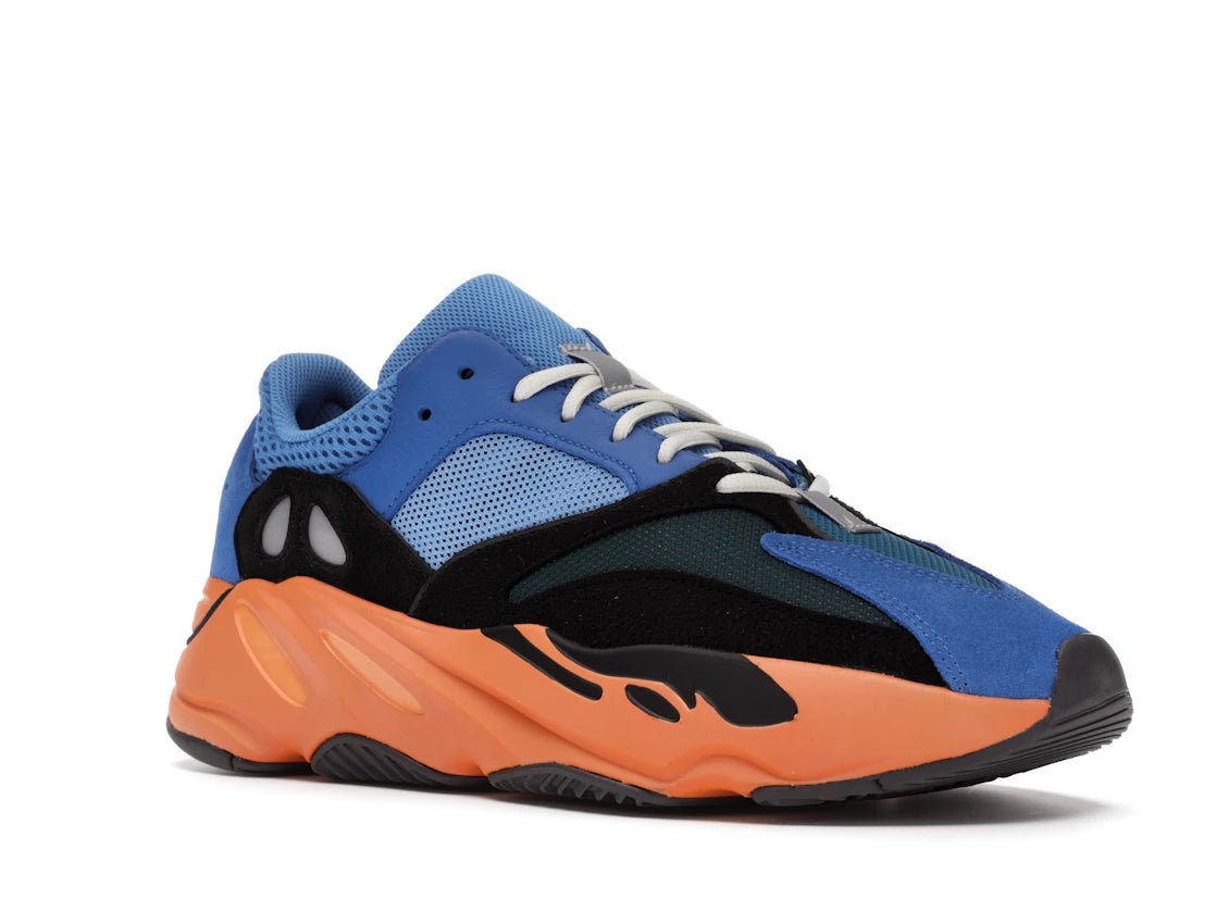 adidas Yeezy Boost 700 Hellblau