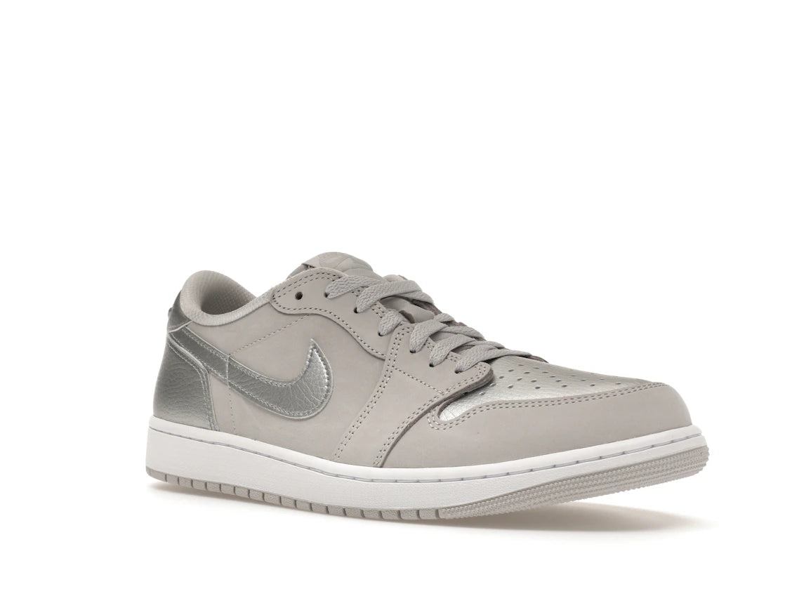 Jordan 1 Low OG Metallic Silber