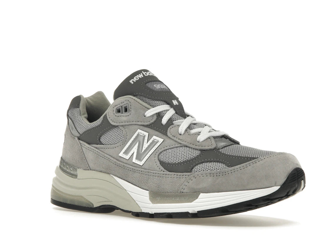 New Balance 992 Grau