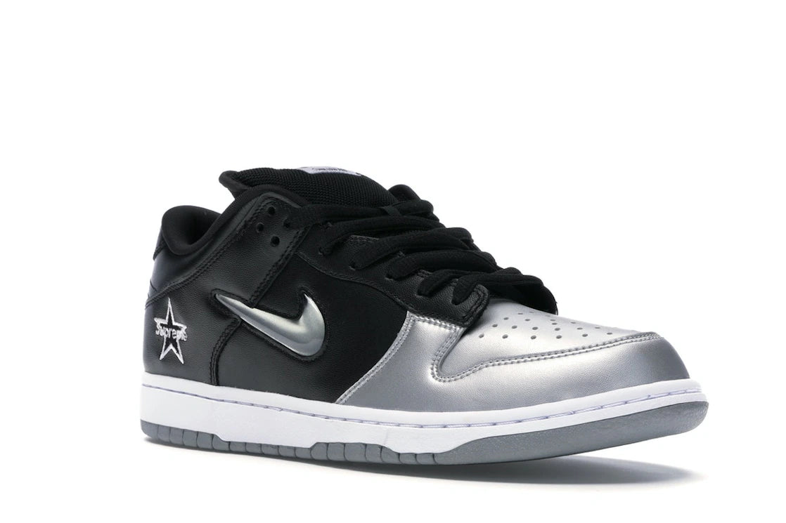 Nike SB Dunk Low Supreme Jewel Swoosh Silber