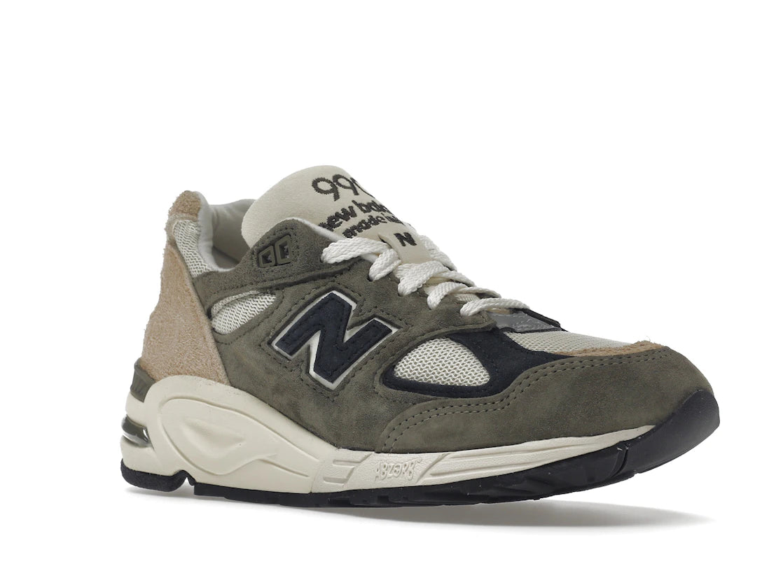 New Balance 990v2 MiUSA Grau Tan