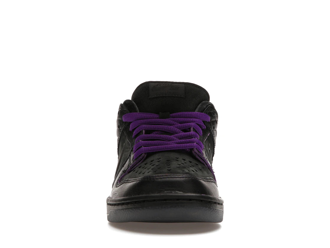Nike SB Dunk Low Familia First Avenue
