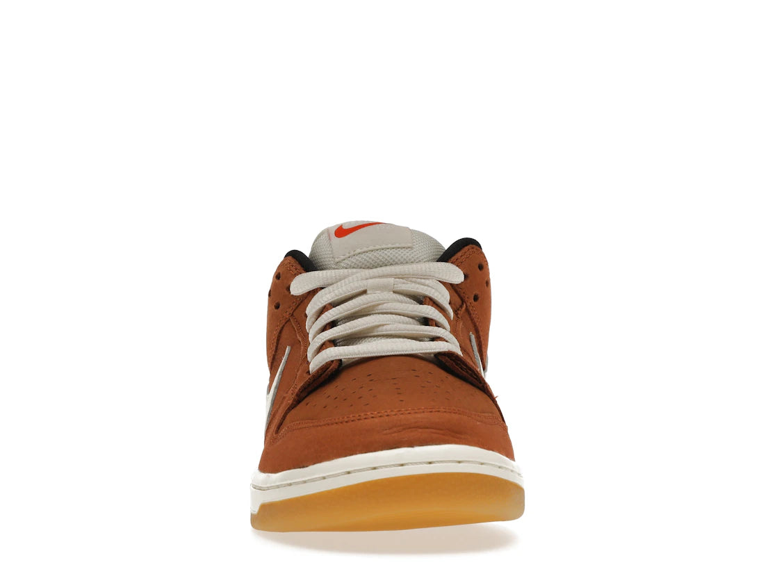 Nike SB Dunk Low Pro Dunkelrot