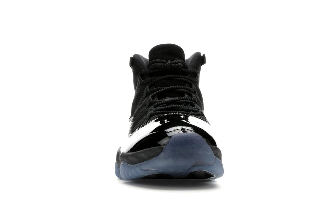 Jordan 11 Retro Hut und Talar