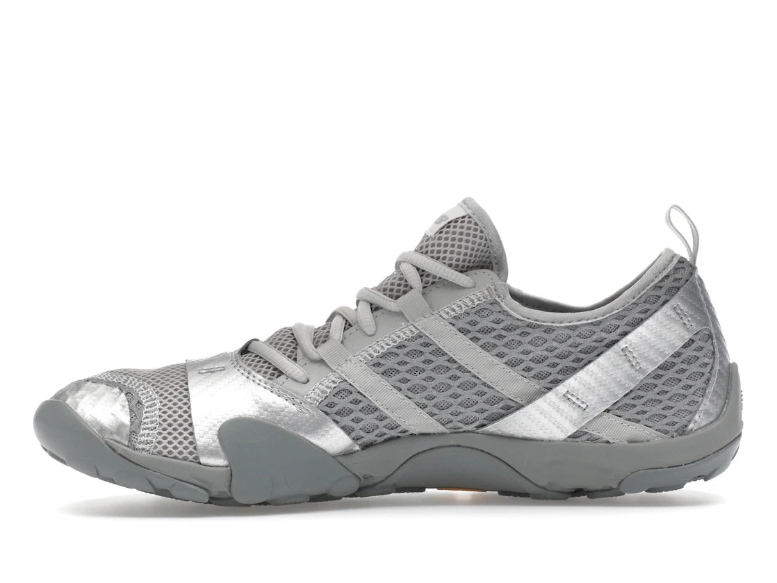 New Balance MT10 Silber Metallic