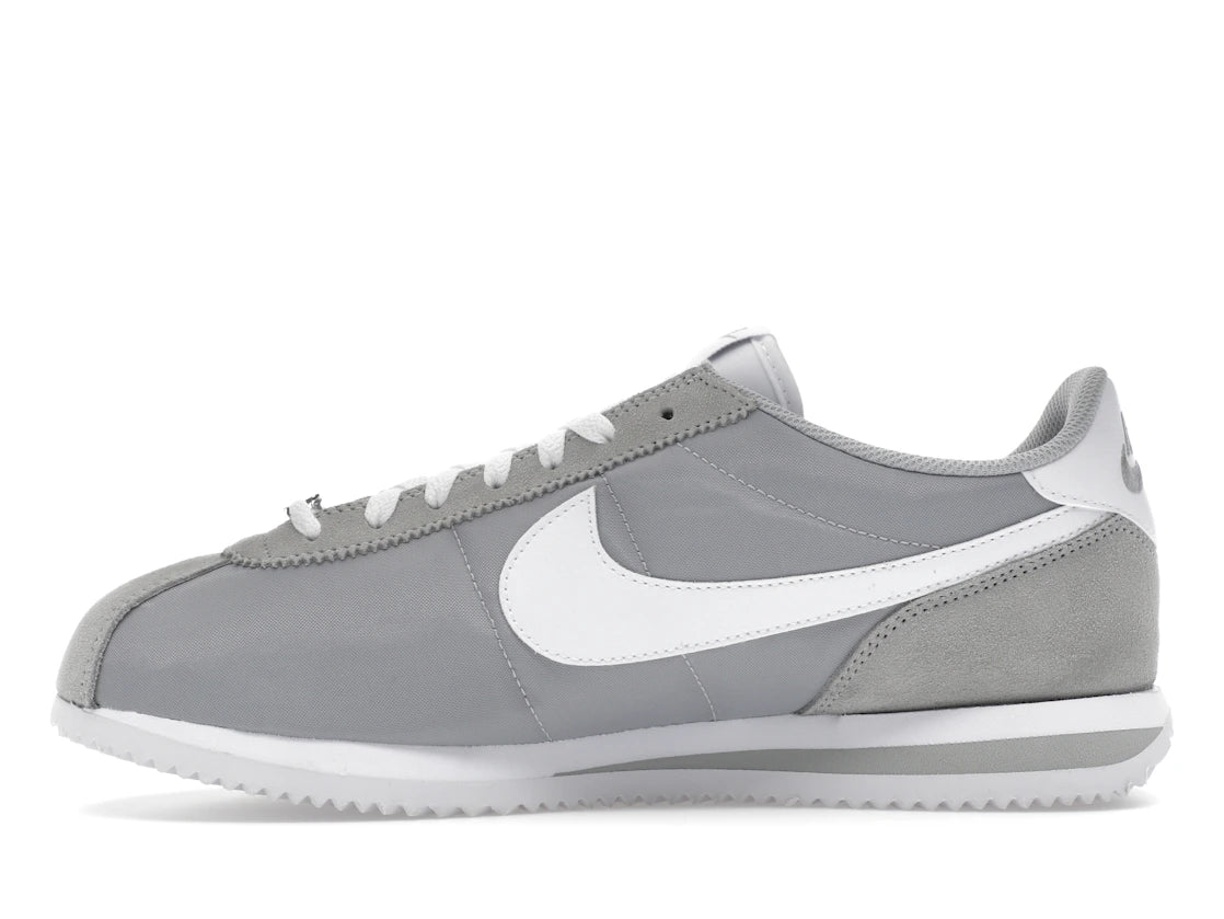 Nike Cortez Textilschuhe, flach, Silber/Weiß