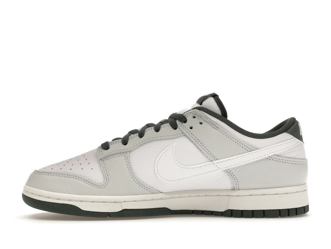 Nike Dunk Low Retro SE Photon Dust Vintage Green