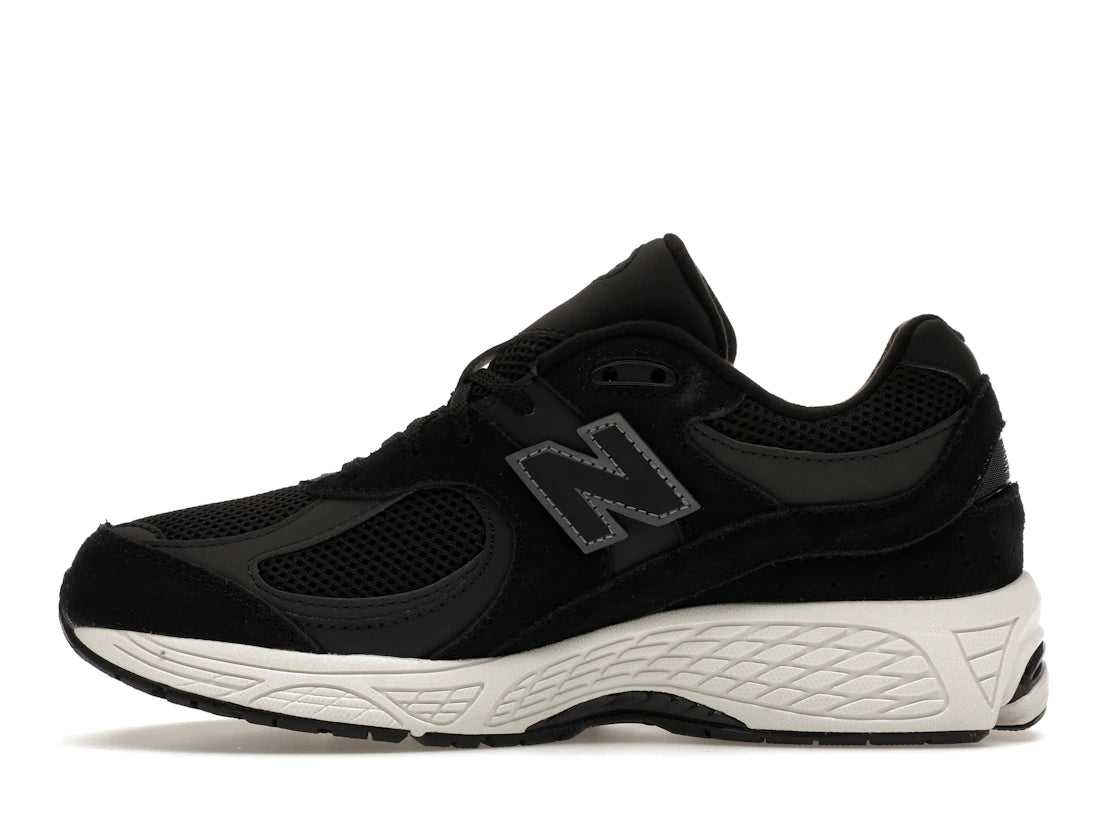 New Balance 2002R Schwarz (GS)