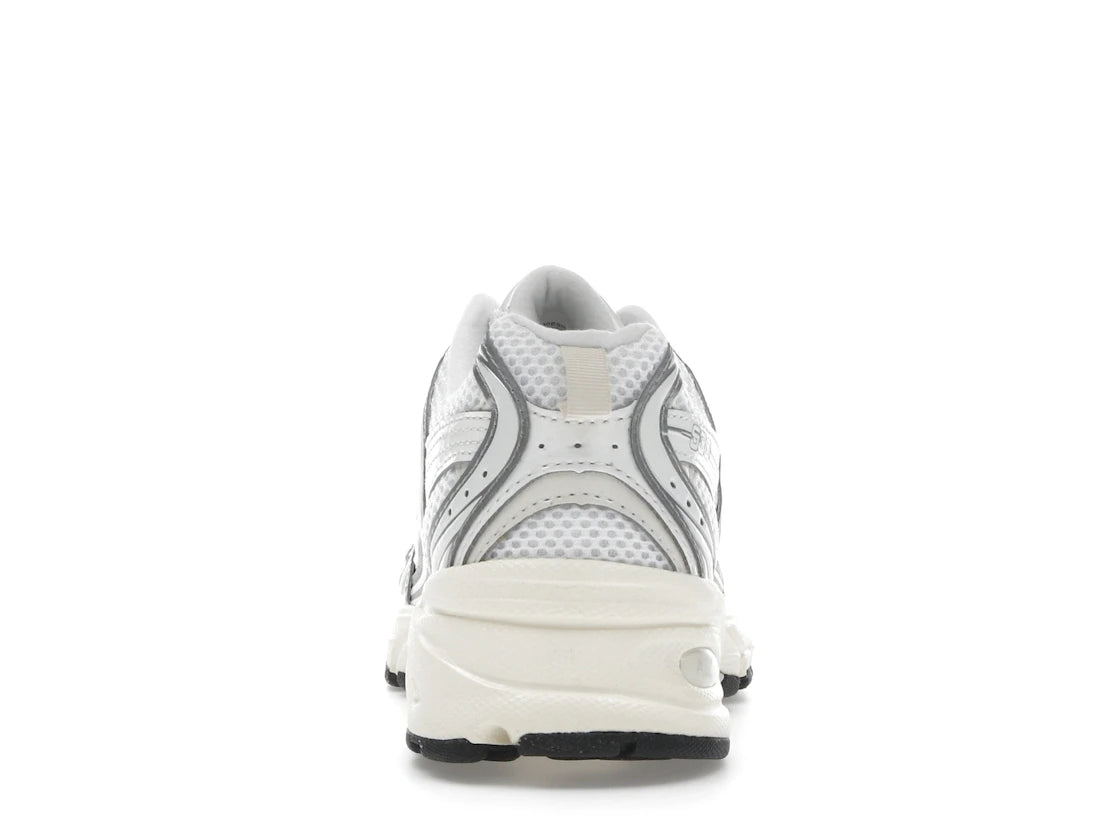 New Balance 530 Silber Metallic Leinen