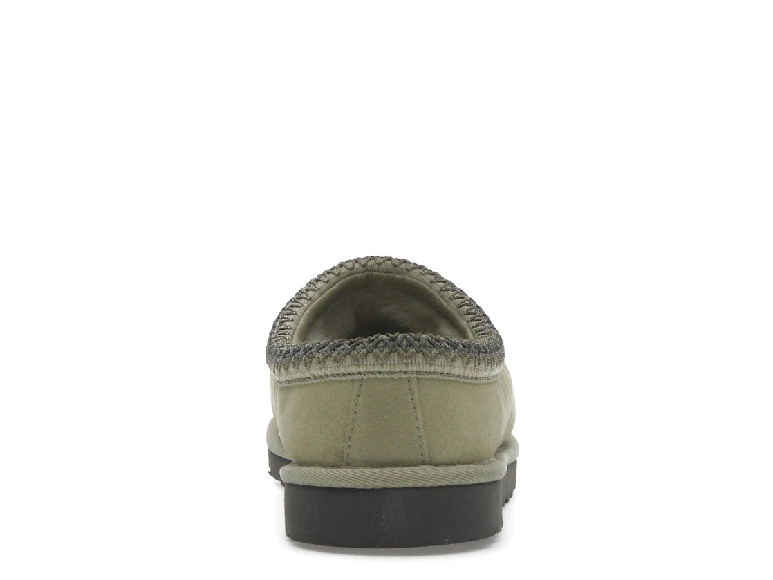 UGG Tasman II Hausschuh, Farbe: Muted Brass, Magnolienblatt