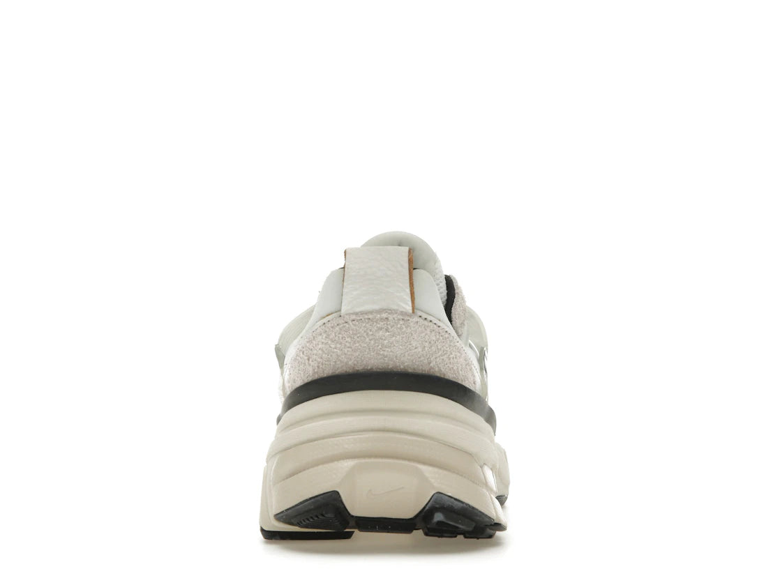 Nike V2K Run Summit White Light Orewood Brown (Damen)