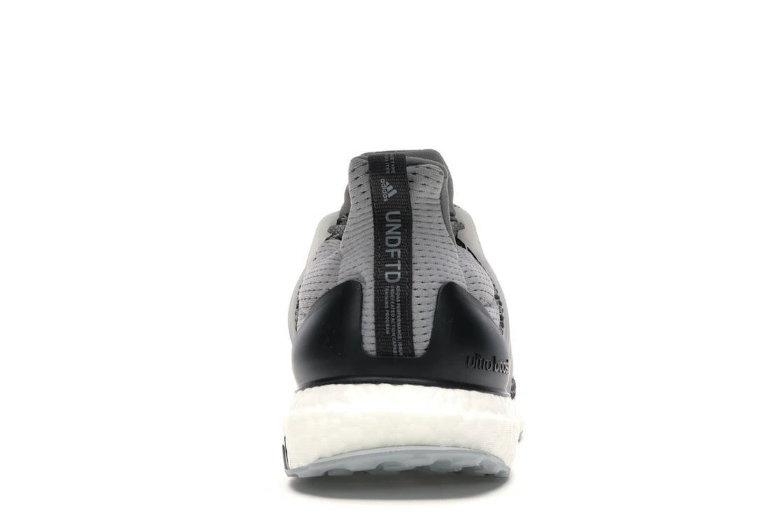 adidas Ultra Boost Undefeated Performance Laufschuh Grau