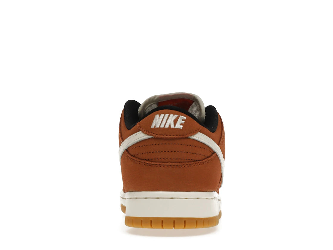Nike SB Dunk Low Pro Dunkelrot