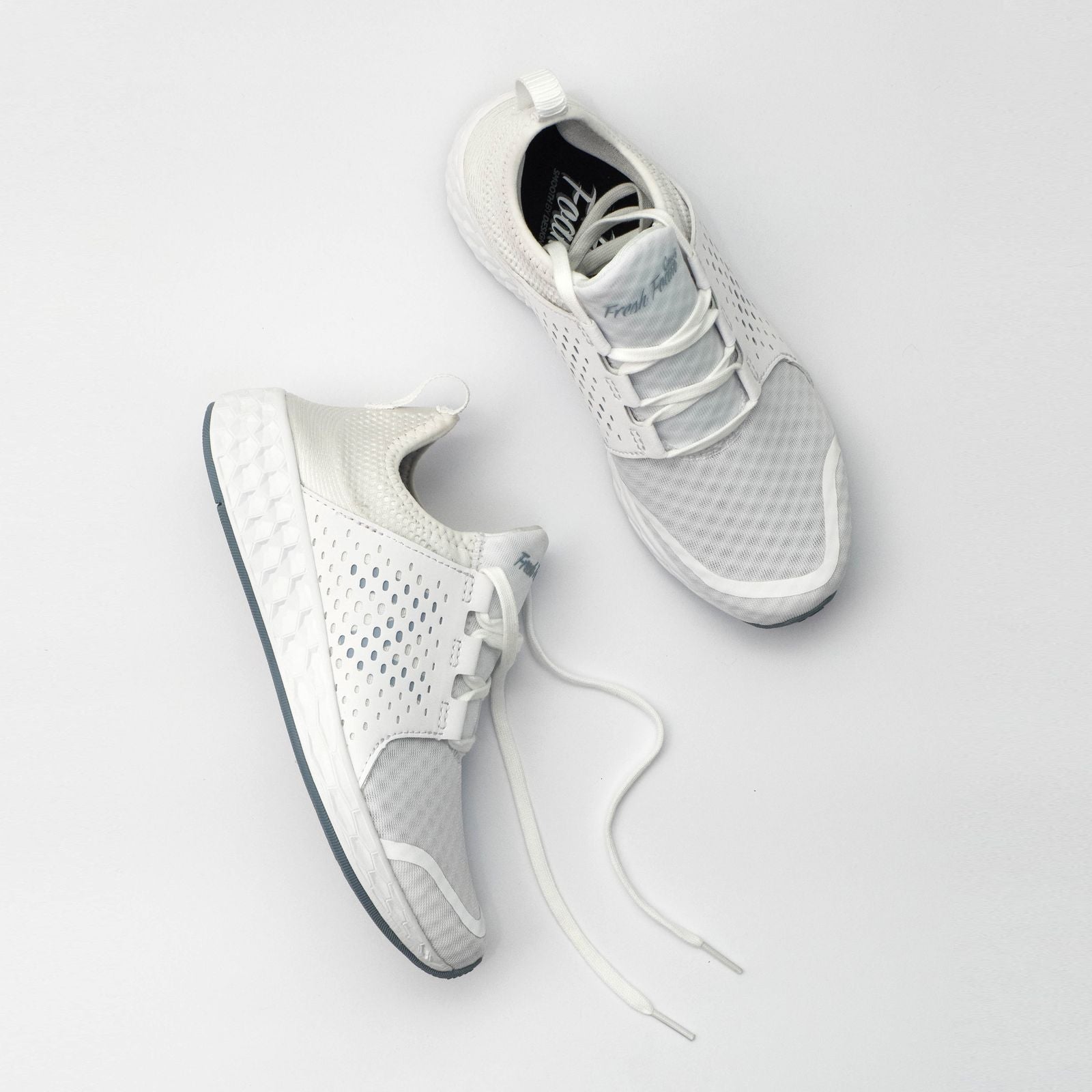 Sneakers blanches vues de dessus