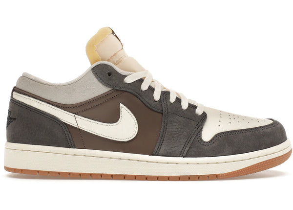 Jordan 1 Low SNKRS Day Korea Magpie (2023) sneakers - authentic Jordan shoes