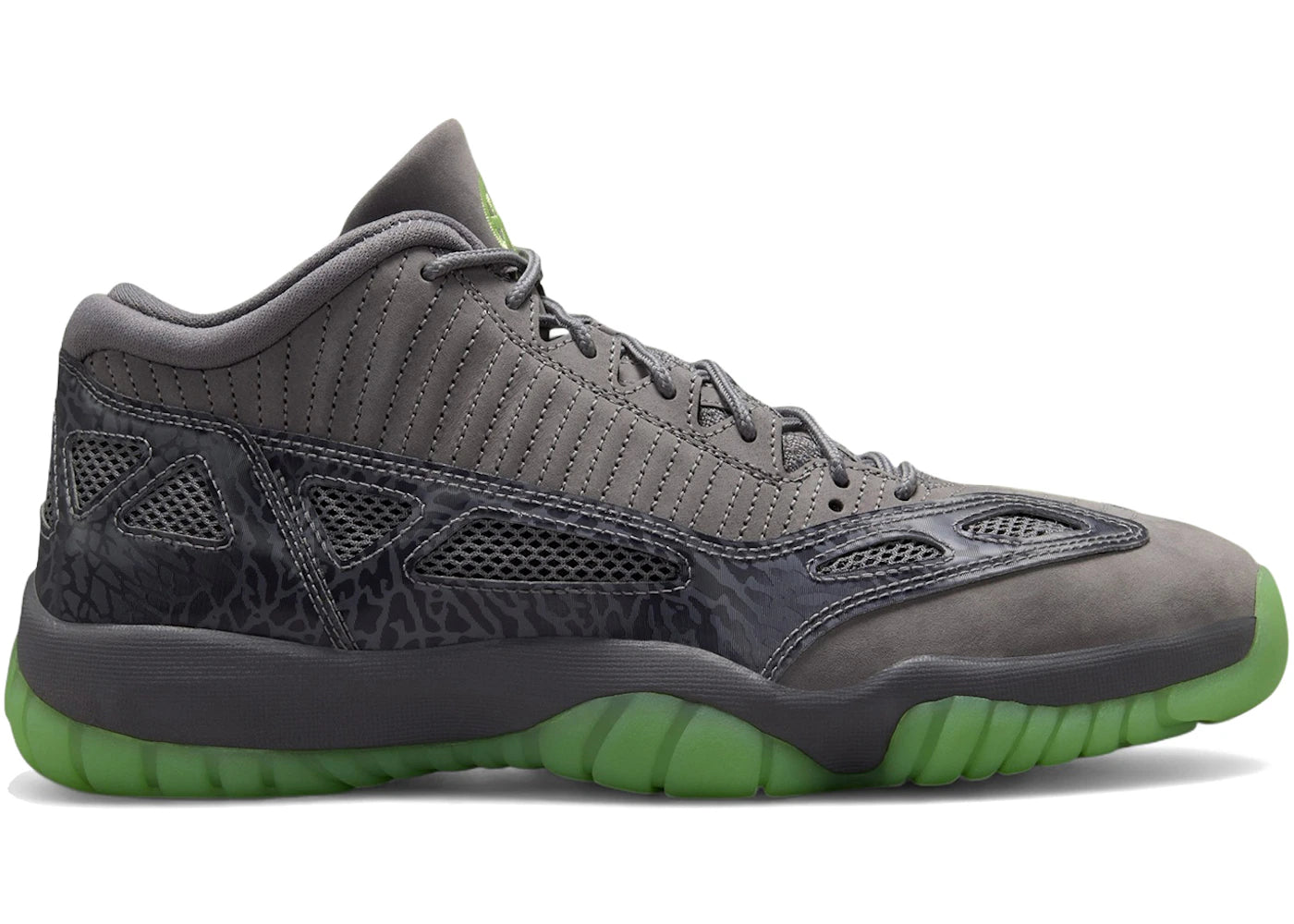 Jordan 11 Retro Low IE Quai 54 - vue 360