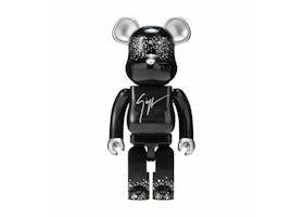 Bearbrick Macau 2023 x Giuseppe Zanotti 10 - vue 360