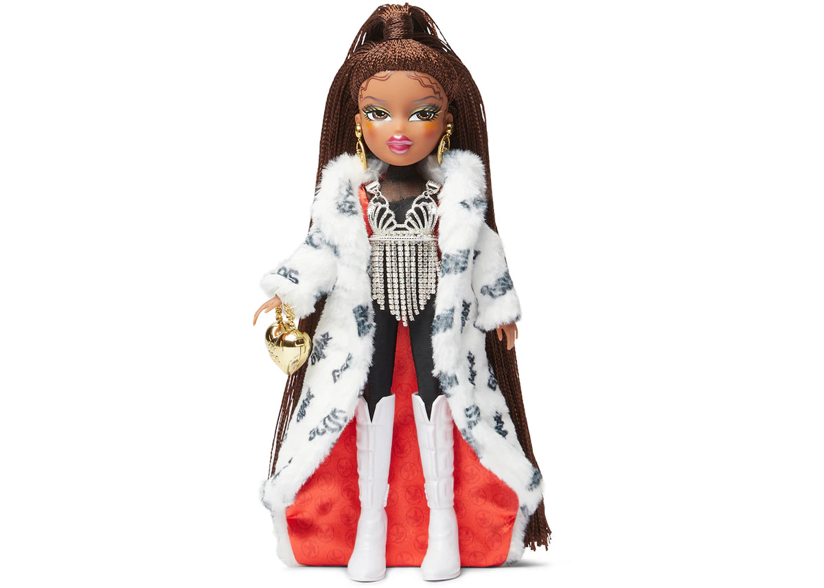 Bratz x GCDS Special Edition Designer Sasha Fashion Doll - vue secondaire B