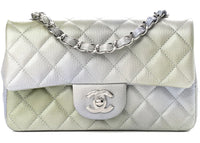 Chanel Mini-Tasche, rechteckig, gesteppt, mit Überschlag, Metallic-Grau/Grün