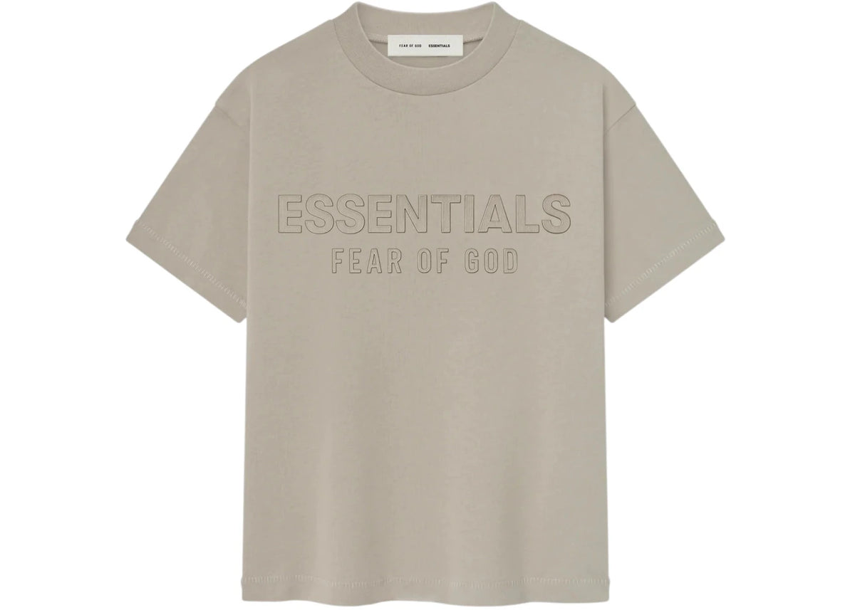 Fear of God Essentials Kids Classic Tee Timber - vue 360