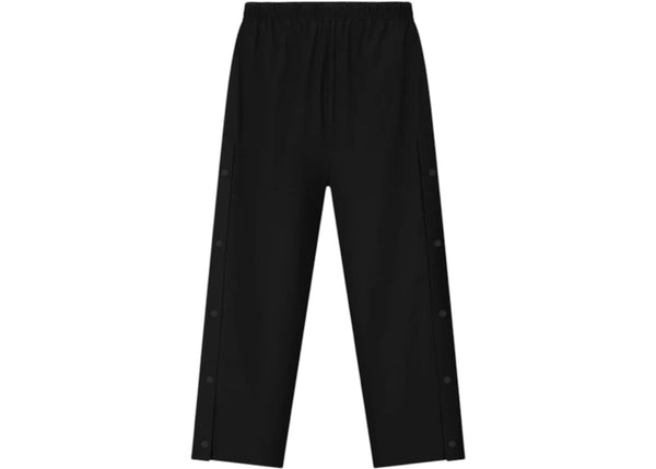 Fear of God Essentials Nylon NBA Tearaway Pant Schwarz