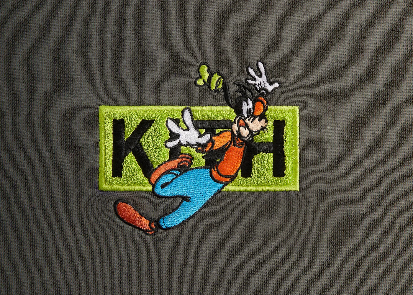 Kith x Disney Mickey & Friends Goofy Classic Logo Crewneck Machine - vue secondaire B