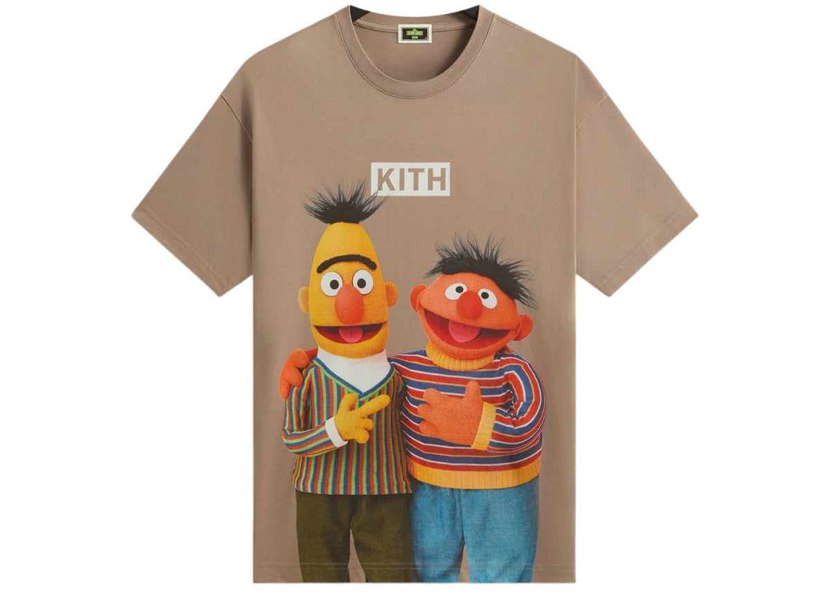 Kith x Sesame Street Bert & Ernie Quicksand Tee - vue 360