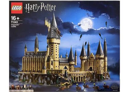 LEGO Harry Potter Hogwarts Castle Set 71043 - authentic LEGO building set