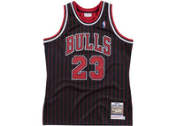Mitchell & Ness Chicago Bulls 1995-96 Michael Jordan Authentic Jersey Black