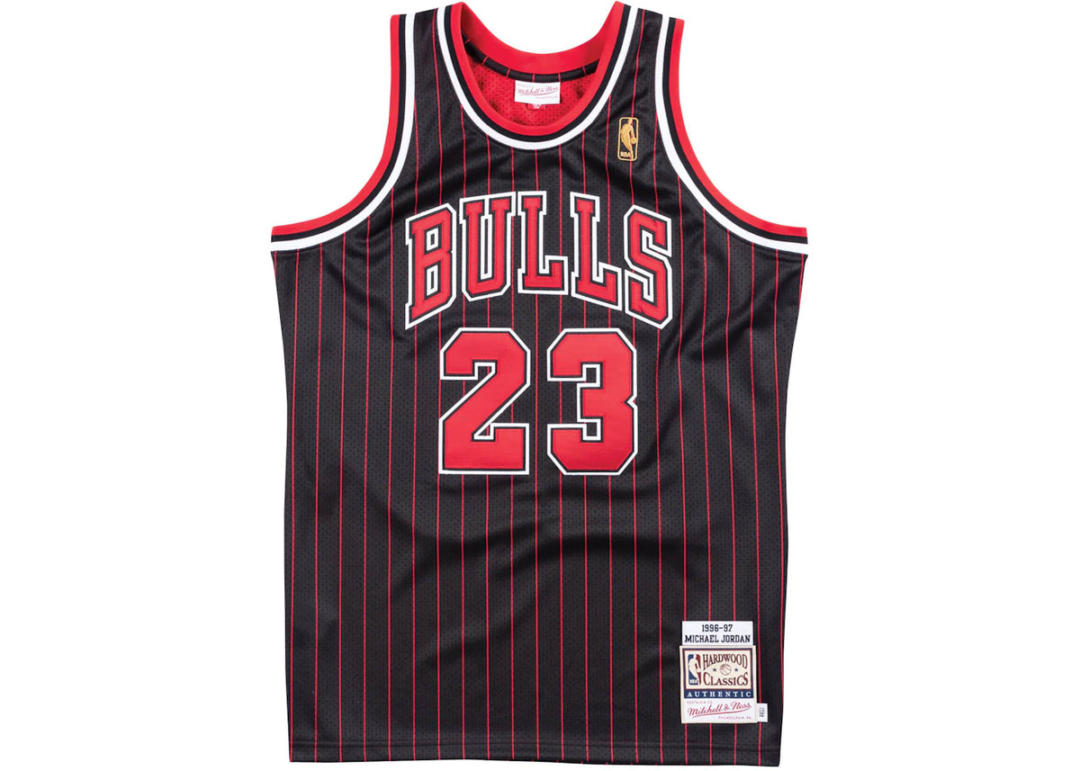 Mitchell & Ness Michael Jordan Chicago Bulls 1996-97 Alternate Authentic NBA Jersey Black/Red/White - vue secondaire A