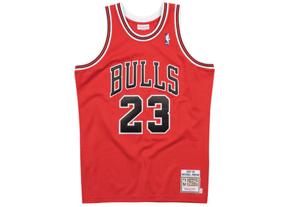 Mitchell & Ness Michael Jordan Chicago Bulls 1997-98 Authentic Jersey Red - apparel view 2