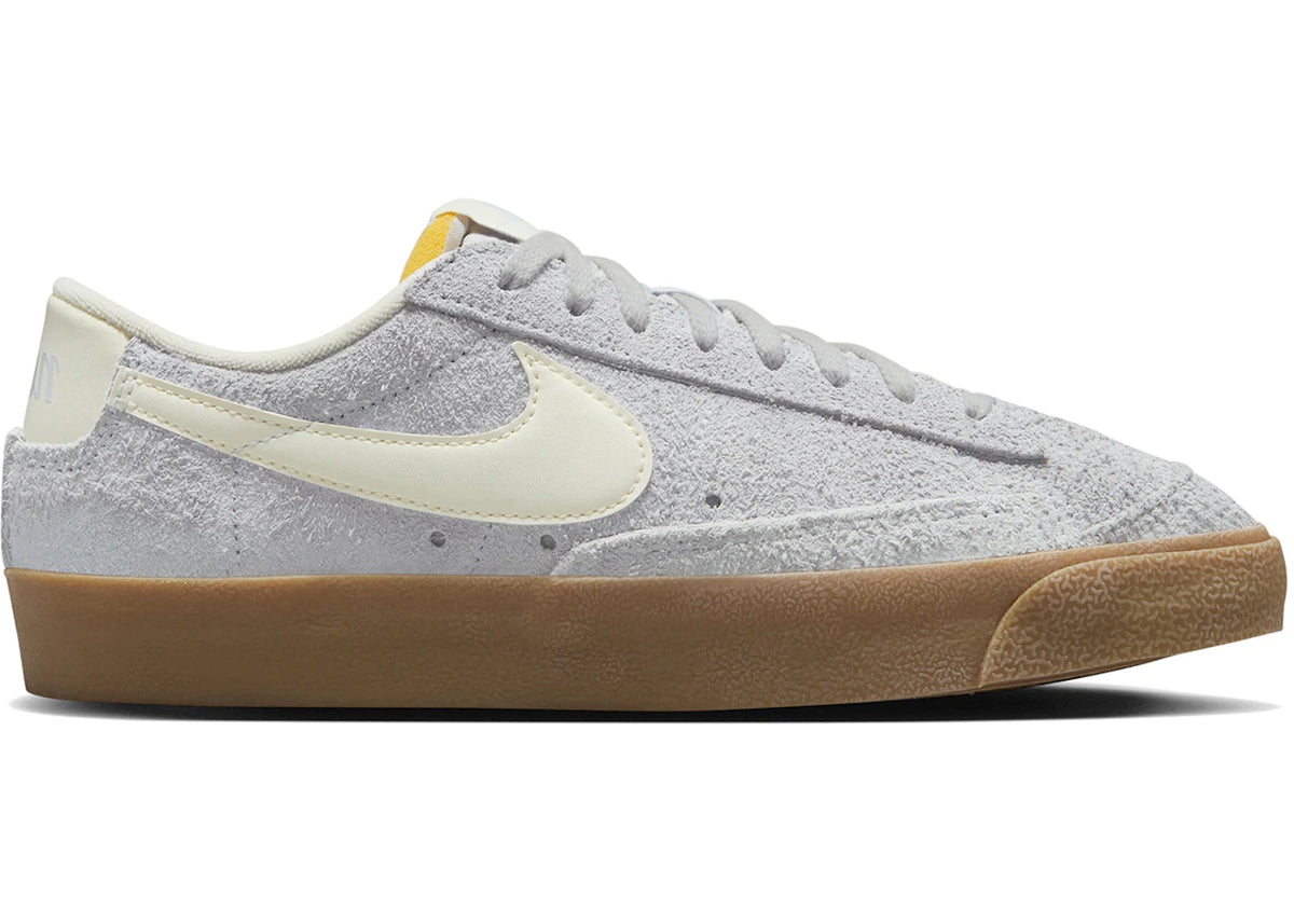Nike Blazer Low '77 Vintage Football Grey Gum (Women's) - vue 360
