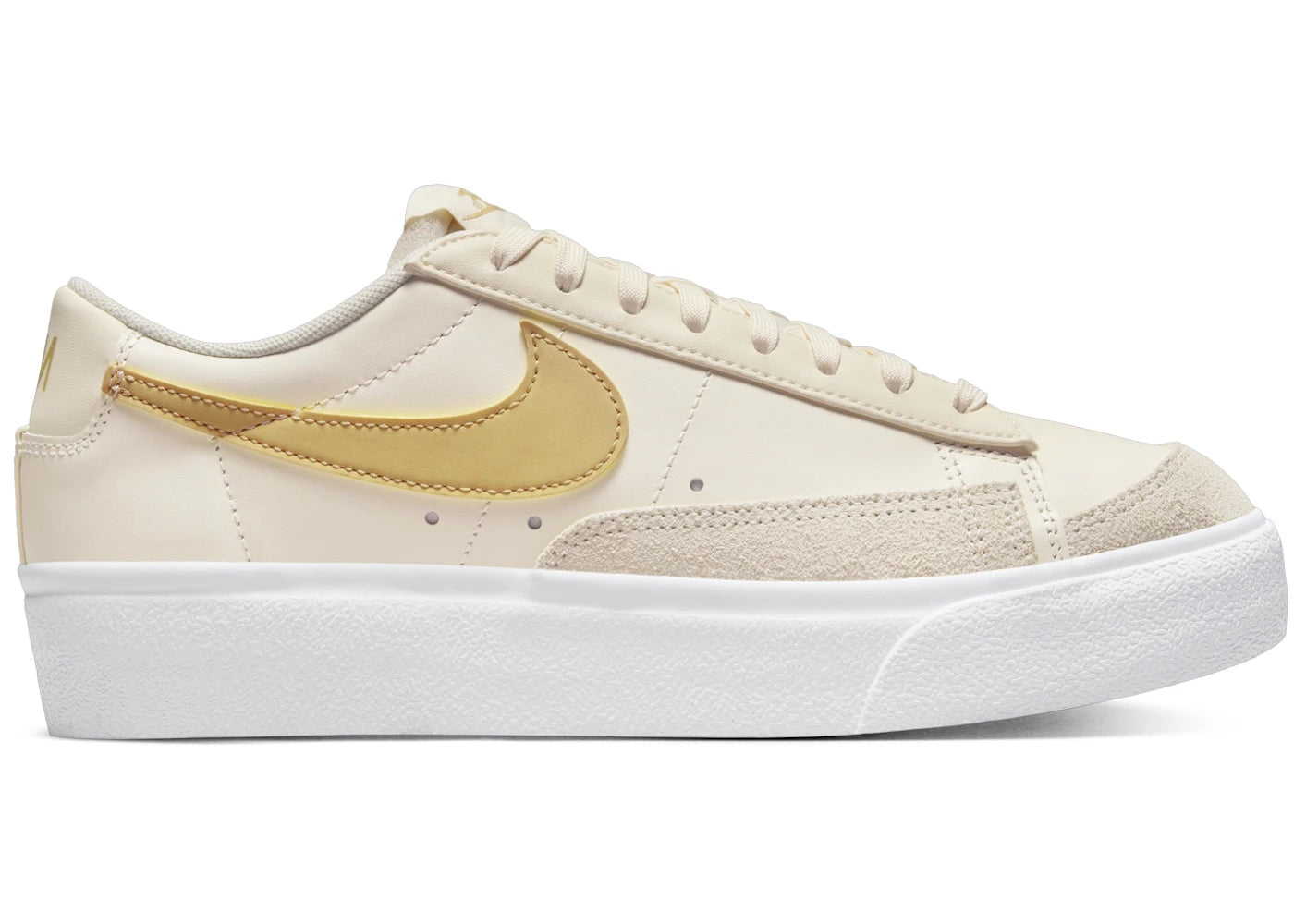Nike Blazer Low Platform Pale Ivory White Saturn Gold (Women's) - vue 360