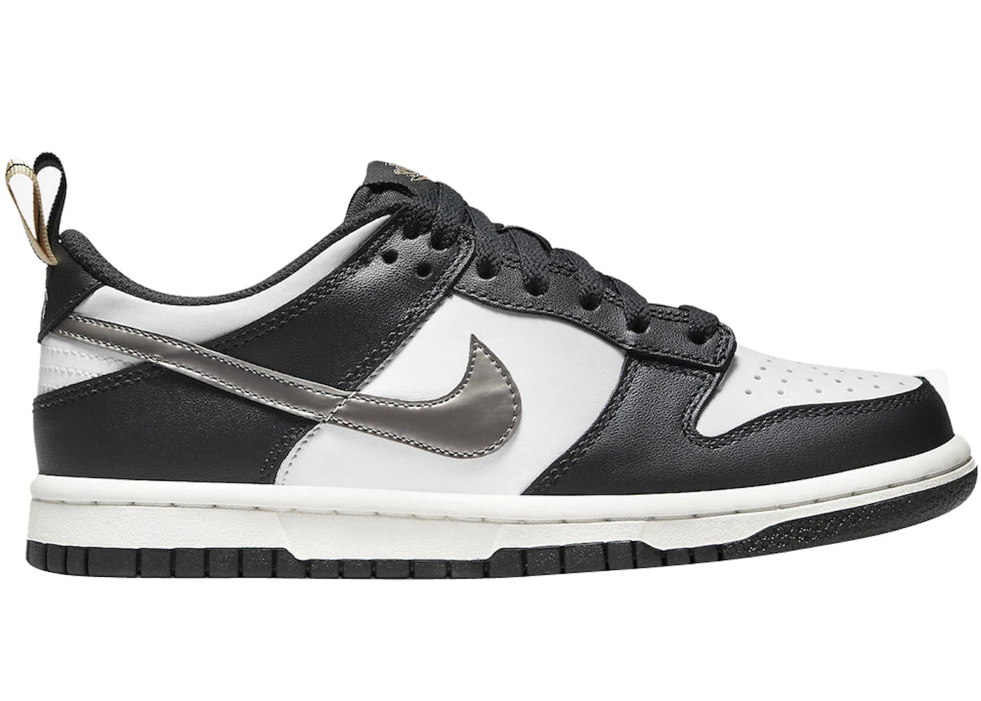 Nike Dunk Low Schwarz Weiß Metallic (GS) - vue 360