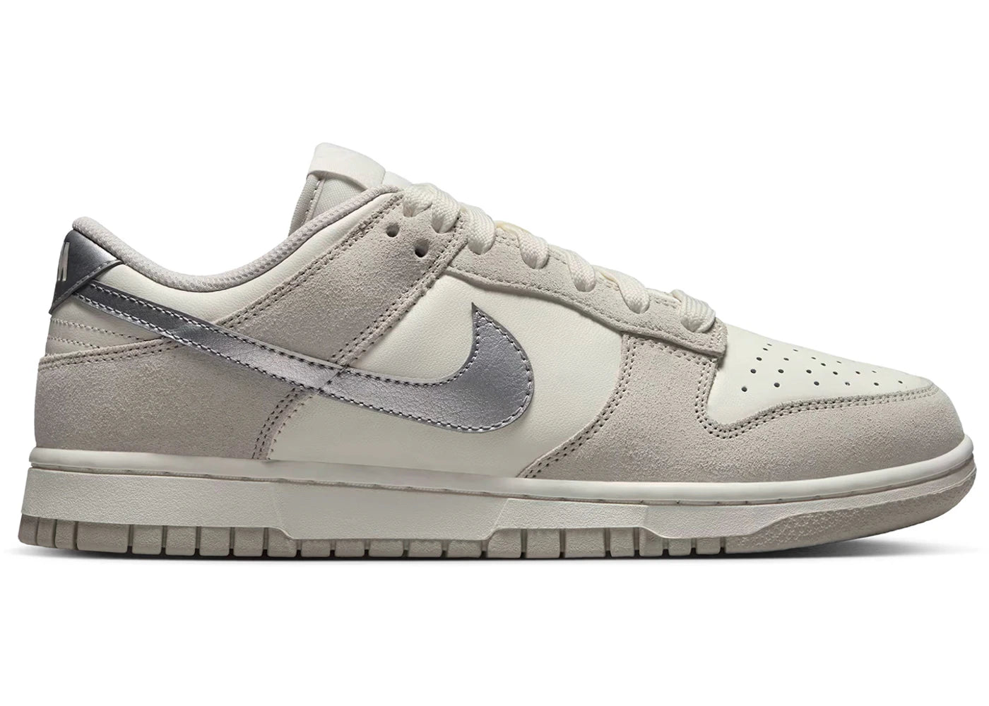 Nike Dunk Low Silver Swoosh (Women's) - vue 360