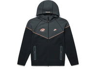 Nike Sportswear Tech Fleece x Central Cee Syna World Full Zip Hoodie Schwarz/Metallic Rot Bronze