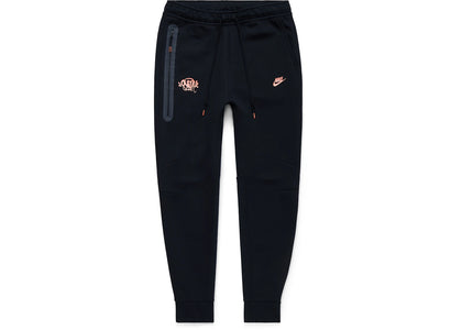 Nike Sportswear Tech Fleece x Central Cee Joggers Black/Metallic Red Bronze - product view 2