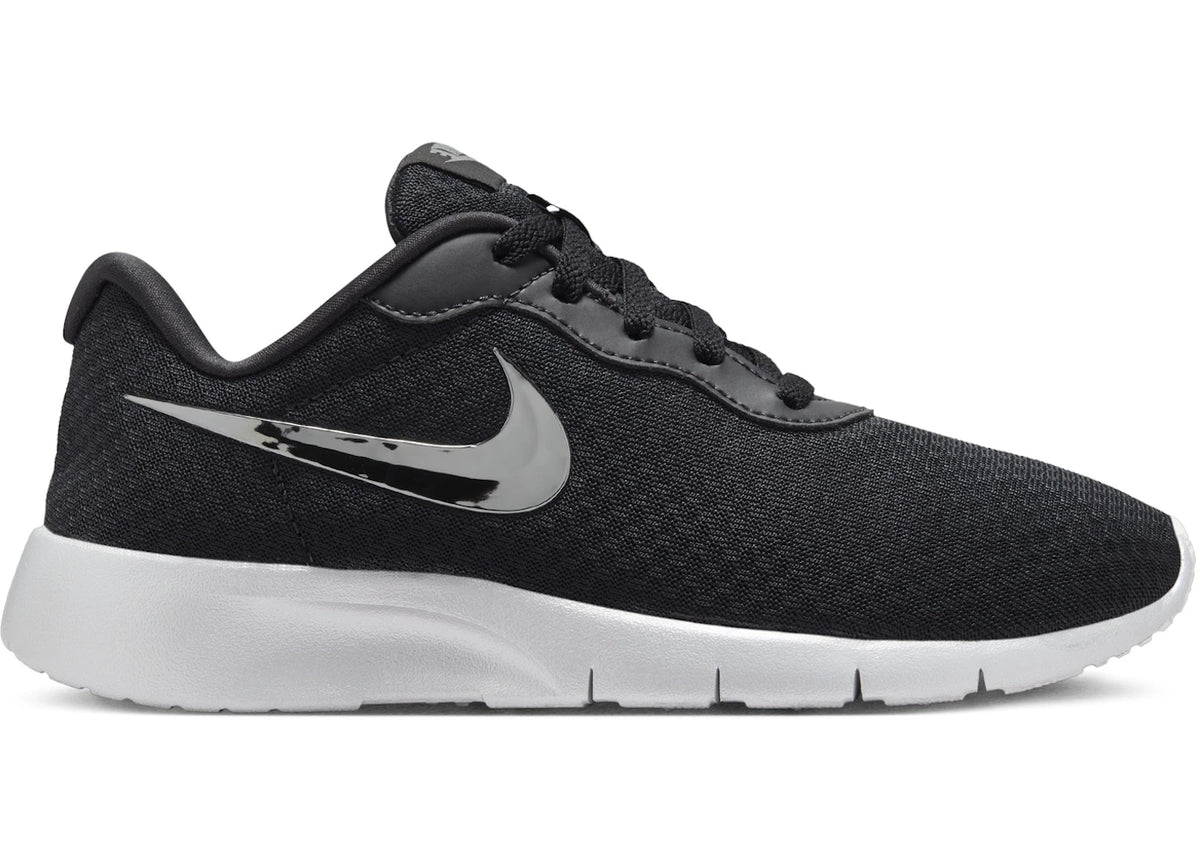 Nike Tanjun SE EasyOn Black Smoke Grey Photon Dust Metallic Silver (GS) - vue 360