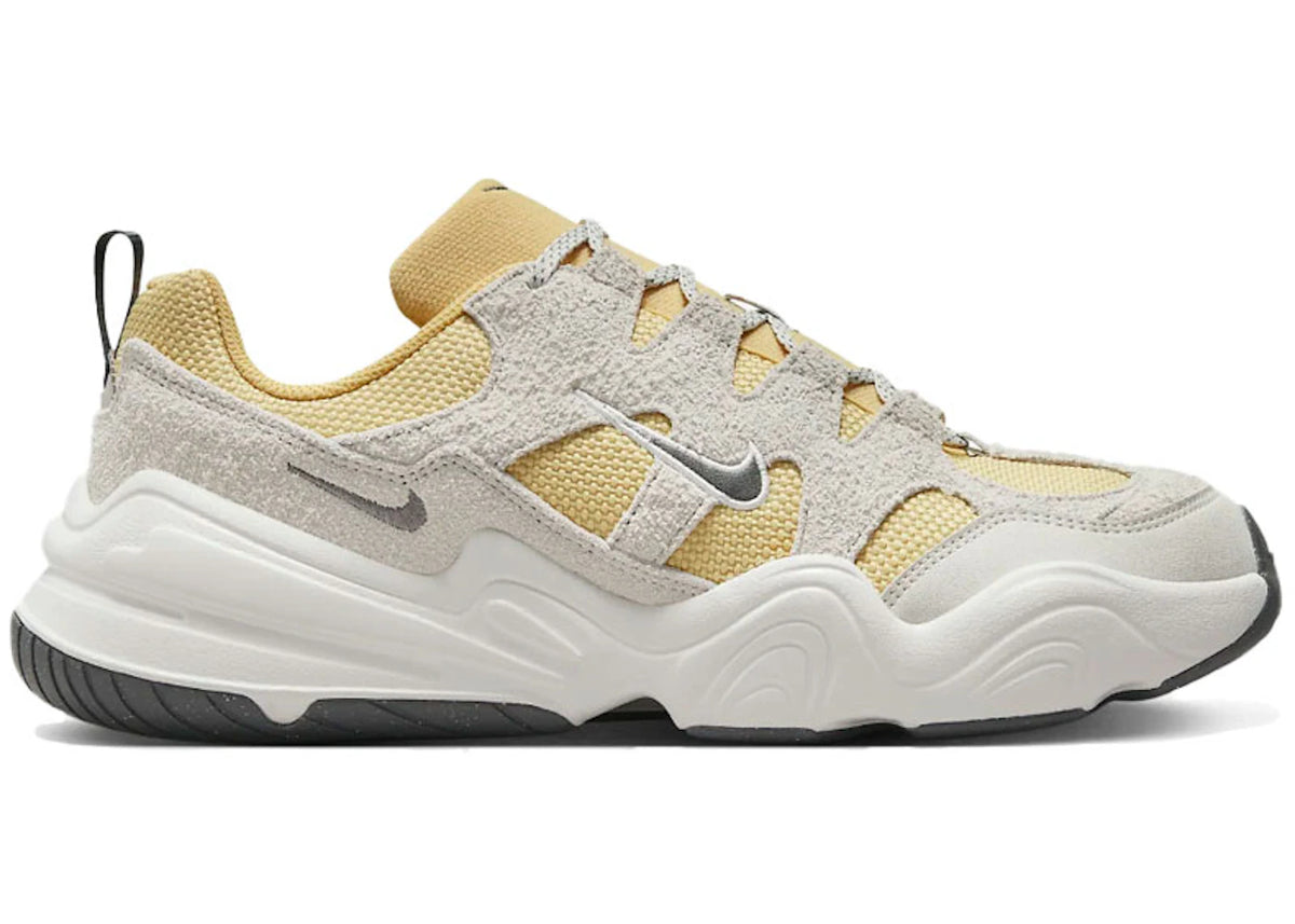 Nike Tech Hera Saturn Gold Light Bone (Women's) - vue 360