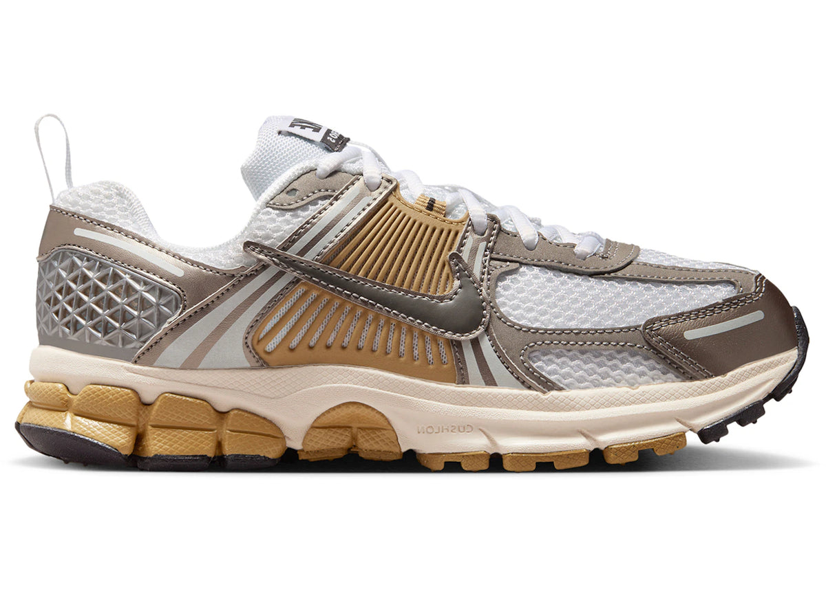 Nike Vomero 5 Metallic Pewter Parachute Beige White Medium Ash (GS) - vue 360