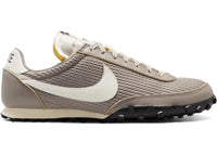 Nike Waffle Racer SE Moon Fossil Sail