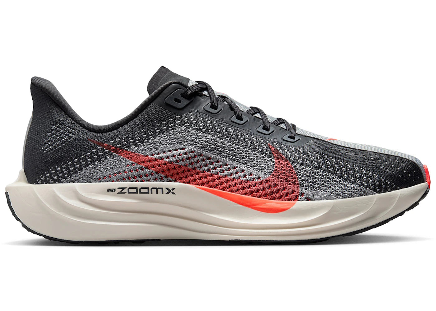 Nike ZoomX Pegasus Plus Anthracite Light Smoke Grey Phantom Bright Crimson - vue 360