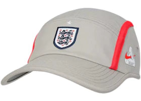 Palace x Nike England Unstructured Cap Pewter Grey/Cool Grey/Bright Crimson - vue 360
