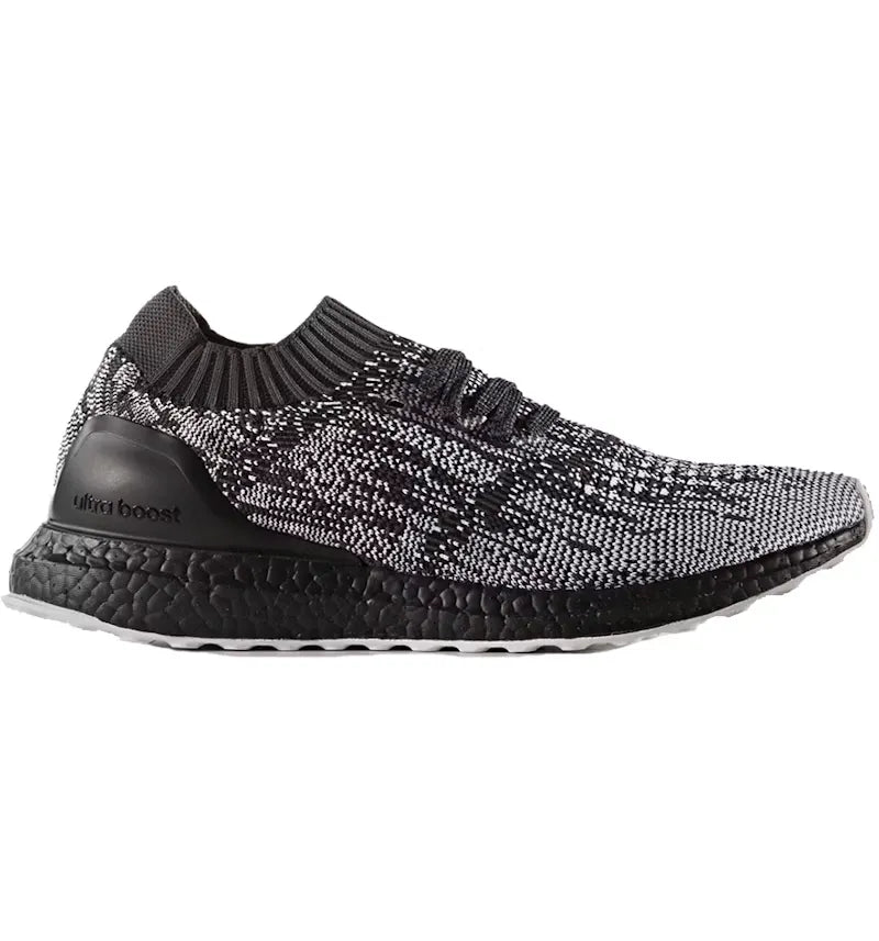 adidas Ultra Boost Uncaged Black White - vue 360