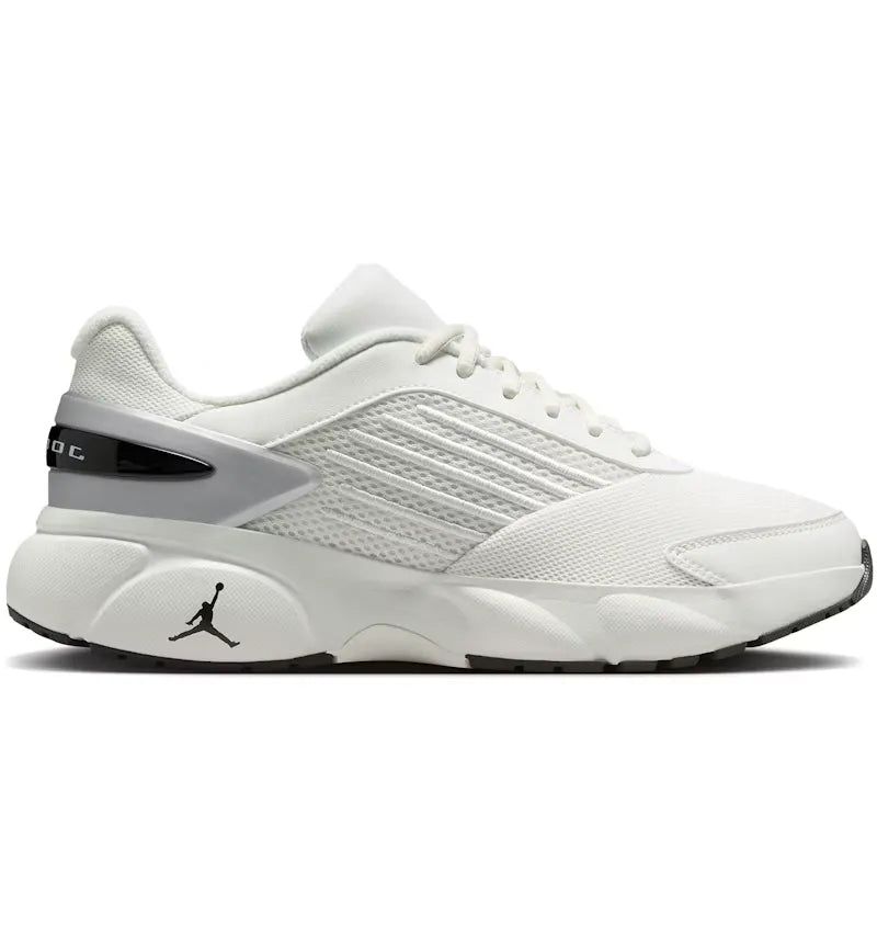 Jordan Trunner Flow Summit White Silver Black (Women's) - vue 360