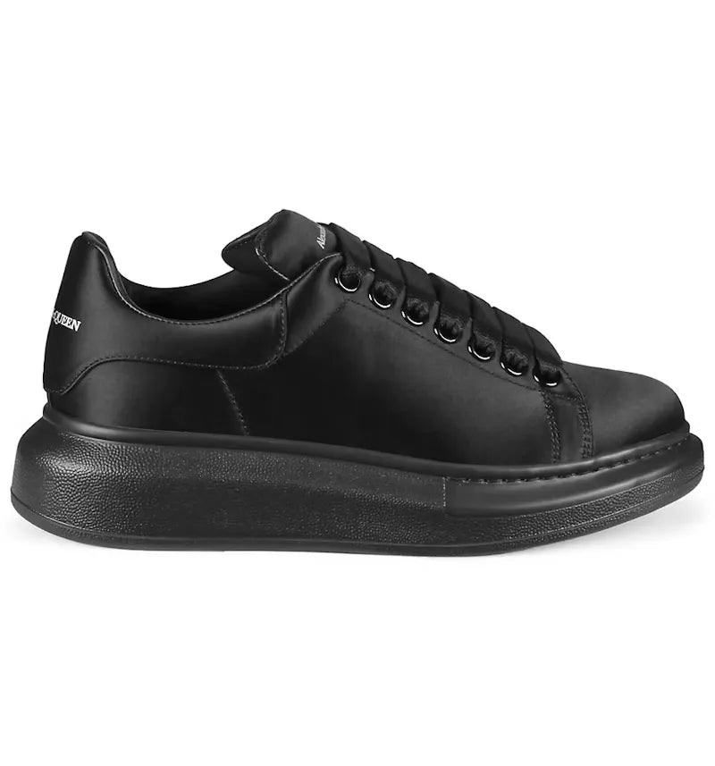 Alexander McQueen Oversized Satin Triple Black - vue 360